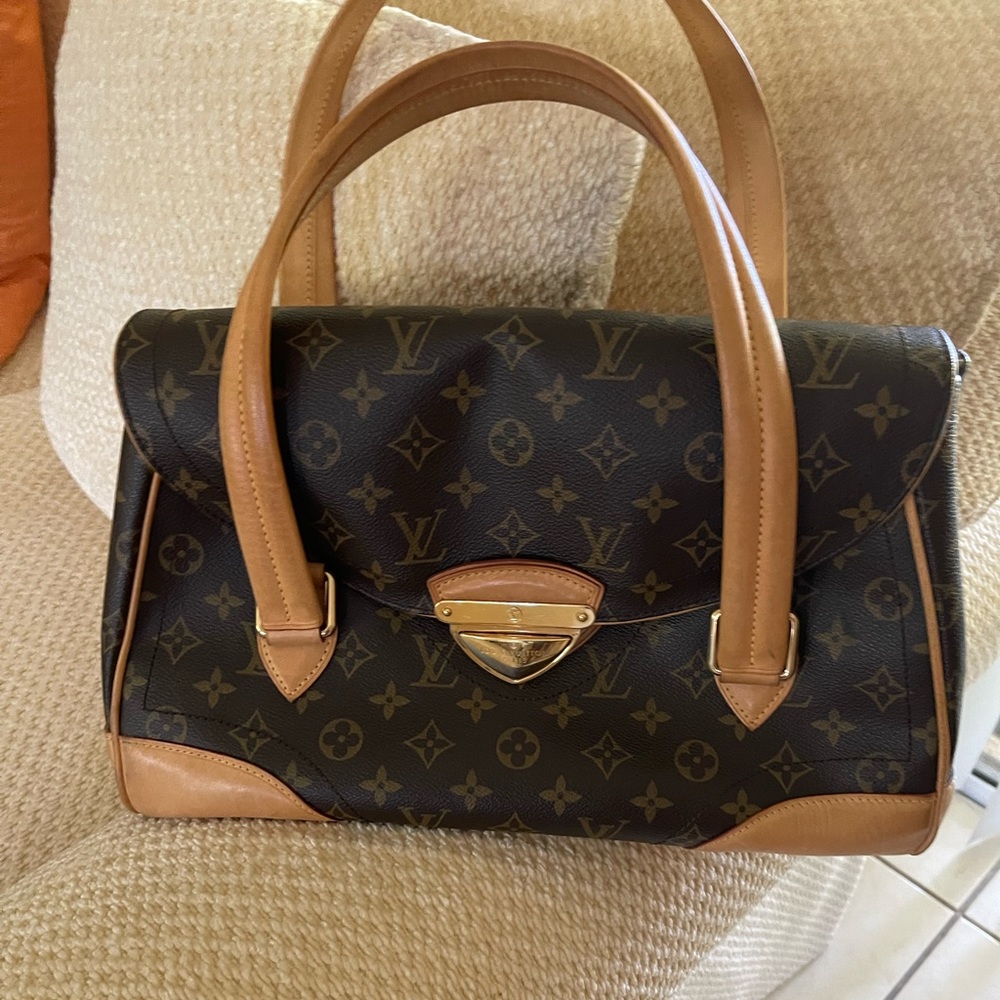Louis Vuitton Beverly MM shoulder bag